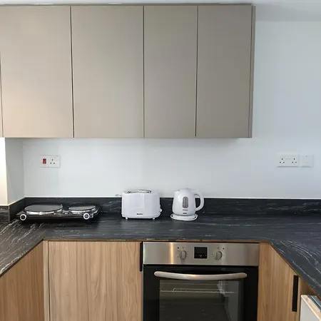 아파트호텔 Sunflower 라르나카