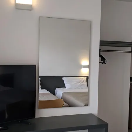 아파트호텔 Sunflower 라르나카