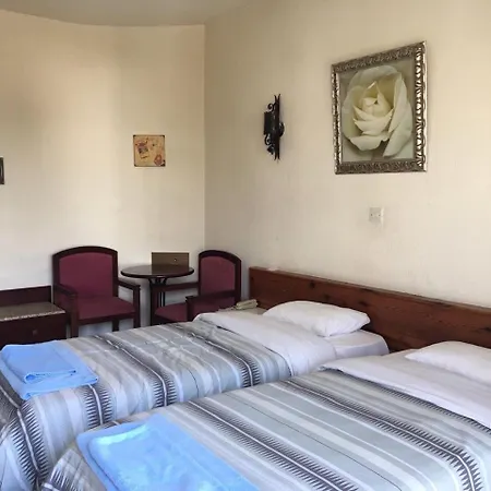Sunflower Apartmanhotel 3*