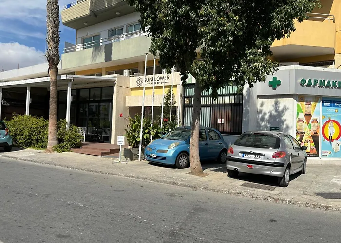 Aparthotel Sunflower 3*