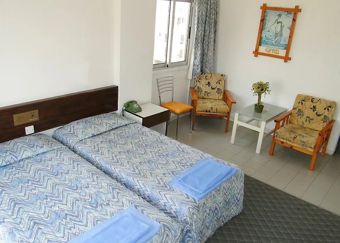 Aparthotel Sunflower 3*