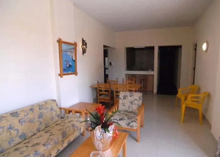 Aparthotel Sunflower 3*