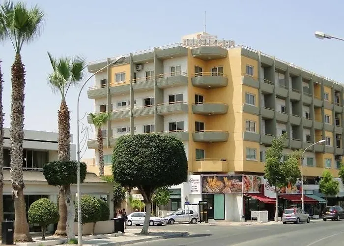 Aparthotel Sunflower 3*